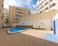 Reventa - Apartamento / Dúplex - Torrevieja - Centro