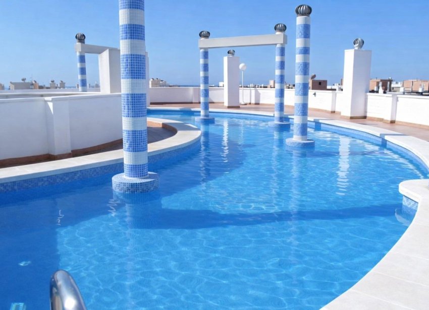 Reventa - Apartamento / Dúplex - Torrevieja - Centro