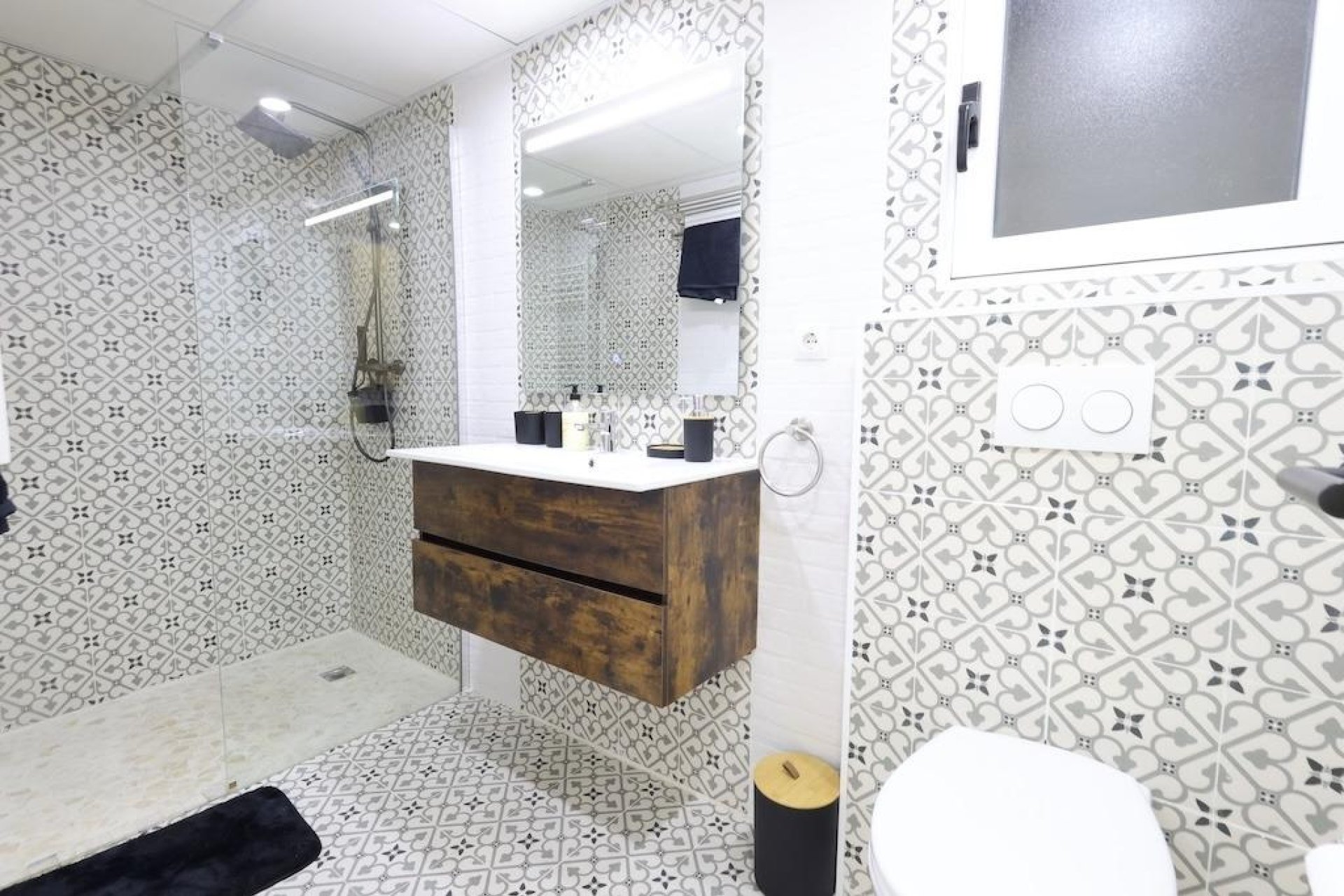Reventa - Apartamento / Dúplex - Torrevieja - Centro