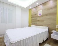 Reventa - Apartamento / Dúplex - Torrevieja - Centro