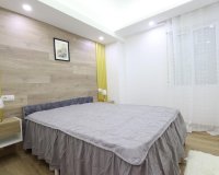 Reventa - Apartamento / Dúplex - Torrevieja - Centro