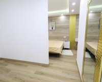 Reventa - Apartamento / Dúplex - Torrevieja - Centro
