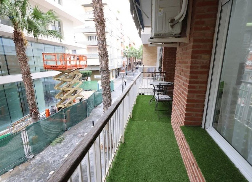 Reventa - Apartamento / Dúplex - Torrevieja - Centro