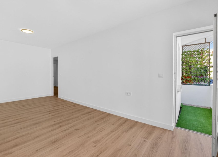 Reventa - Apartamento / Dúplex - Torrevieja - Centro