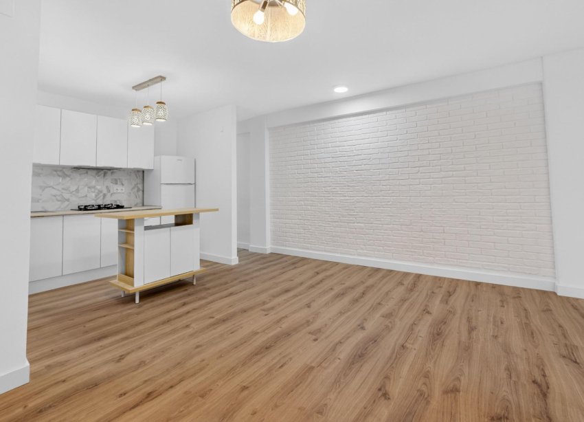Reventa - Apartamento / Dúplex - Torrevieja - Centro