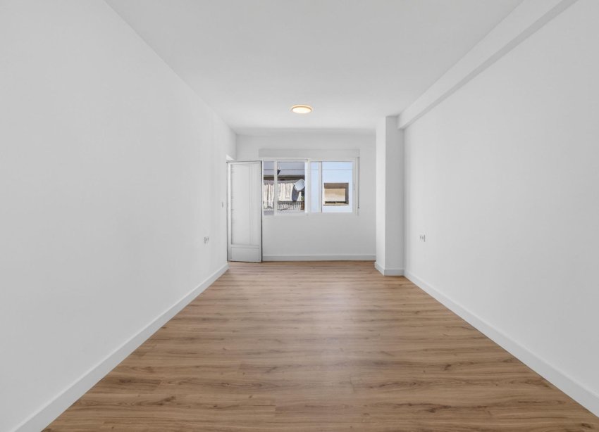 Reventa - Apartamento / Dúplex - Torrevieja - Centro