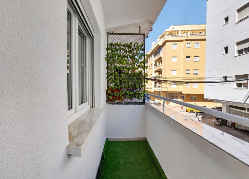 Reventa - Apartamento / Dúplex - Torrevieja - Centro