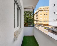 Reventa - Apartamento / Dúplex - Torrevieja - Centro