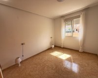 Reventa - Apartamento / Dúplex - Torrevieja - Centro