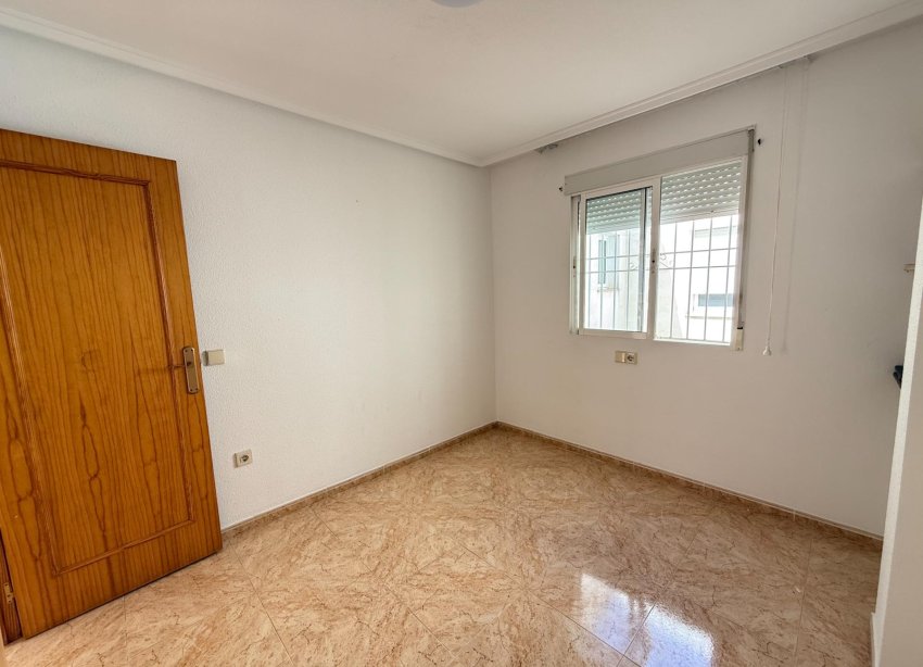 Reventa - Apartamento / Dúplex - Torrevieja - Centro