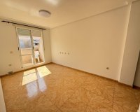 Reventa - Apartamento / Dúplex - Torrevieja - Centro