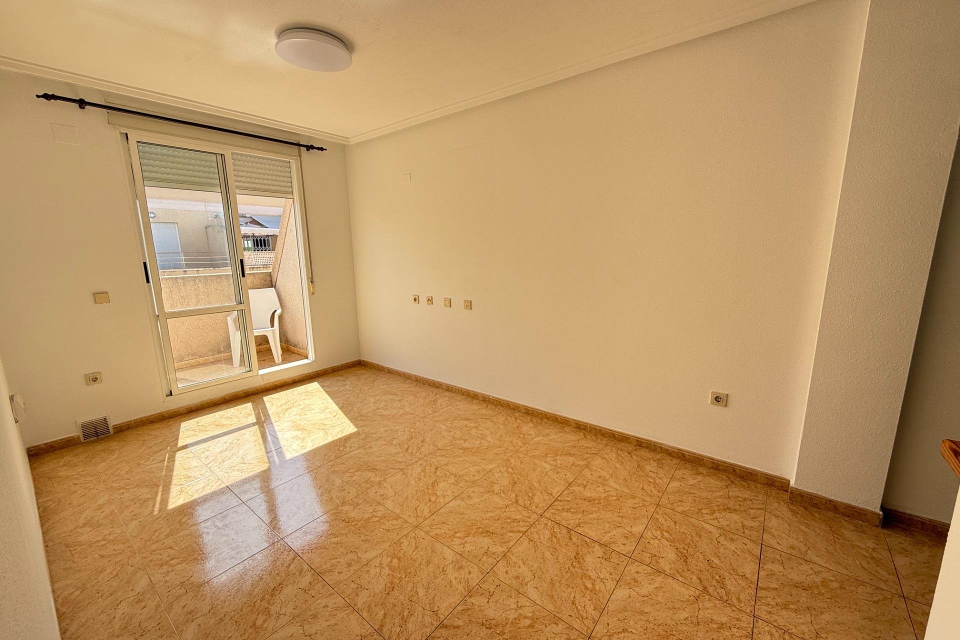 Reventa - Apartamento / Dúplex - Torrevieja - Centro