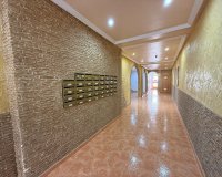 Reventa - Apartamento / Dúplex - Torrevieja - Centro
