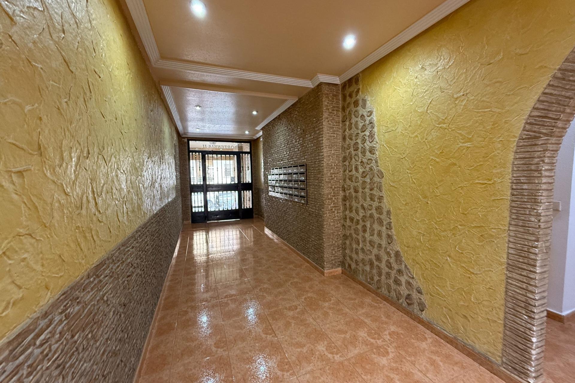Reventa - Apartamento / Dúplex - Torrevieja - Centro