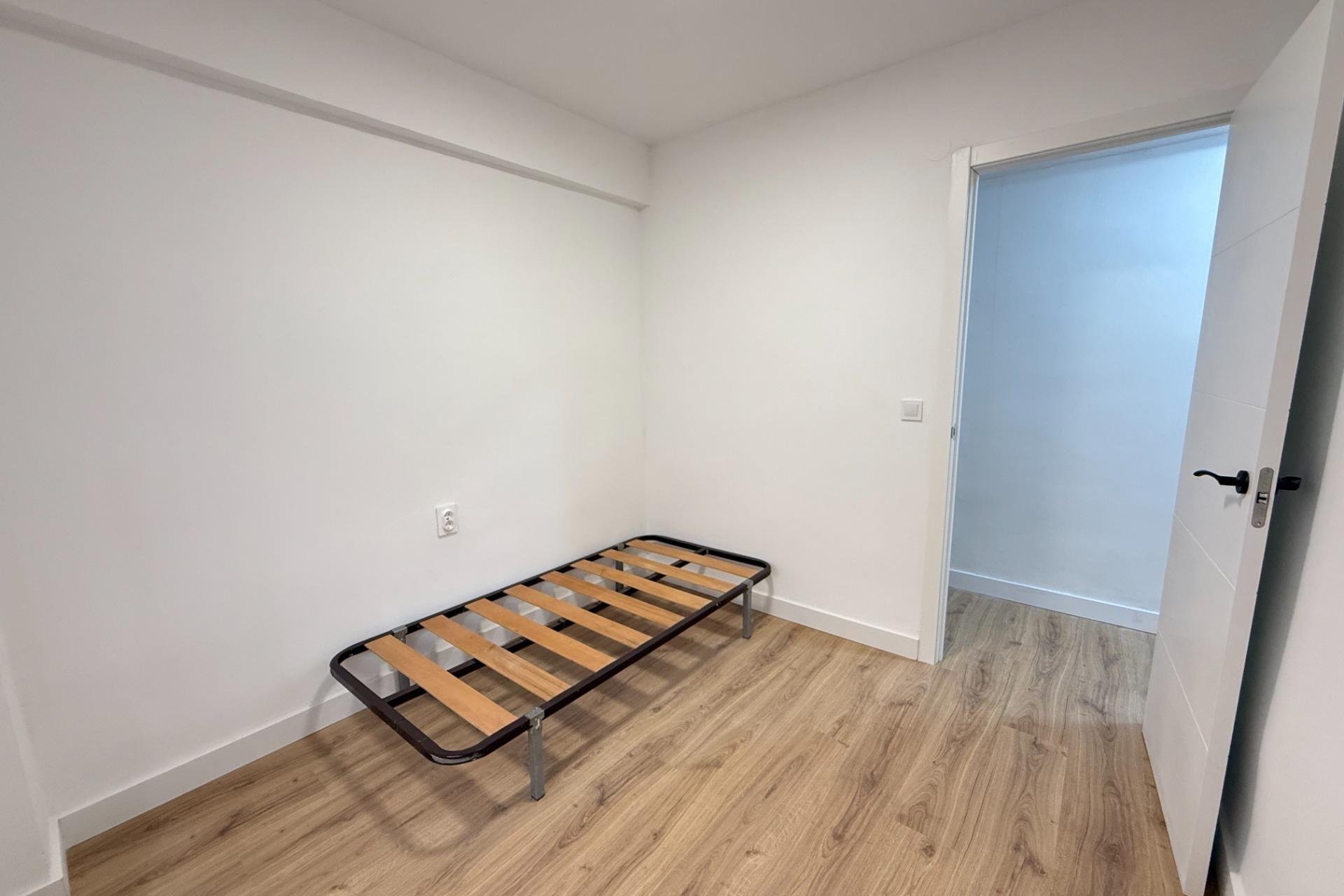 Reventa - Apartamento / Dúplex - Torrevieja - Centro