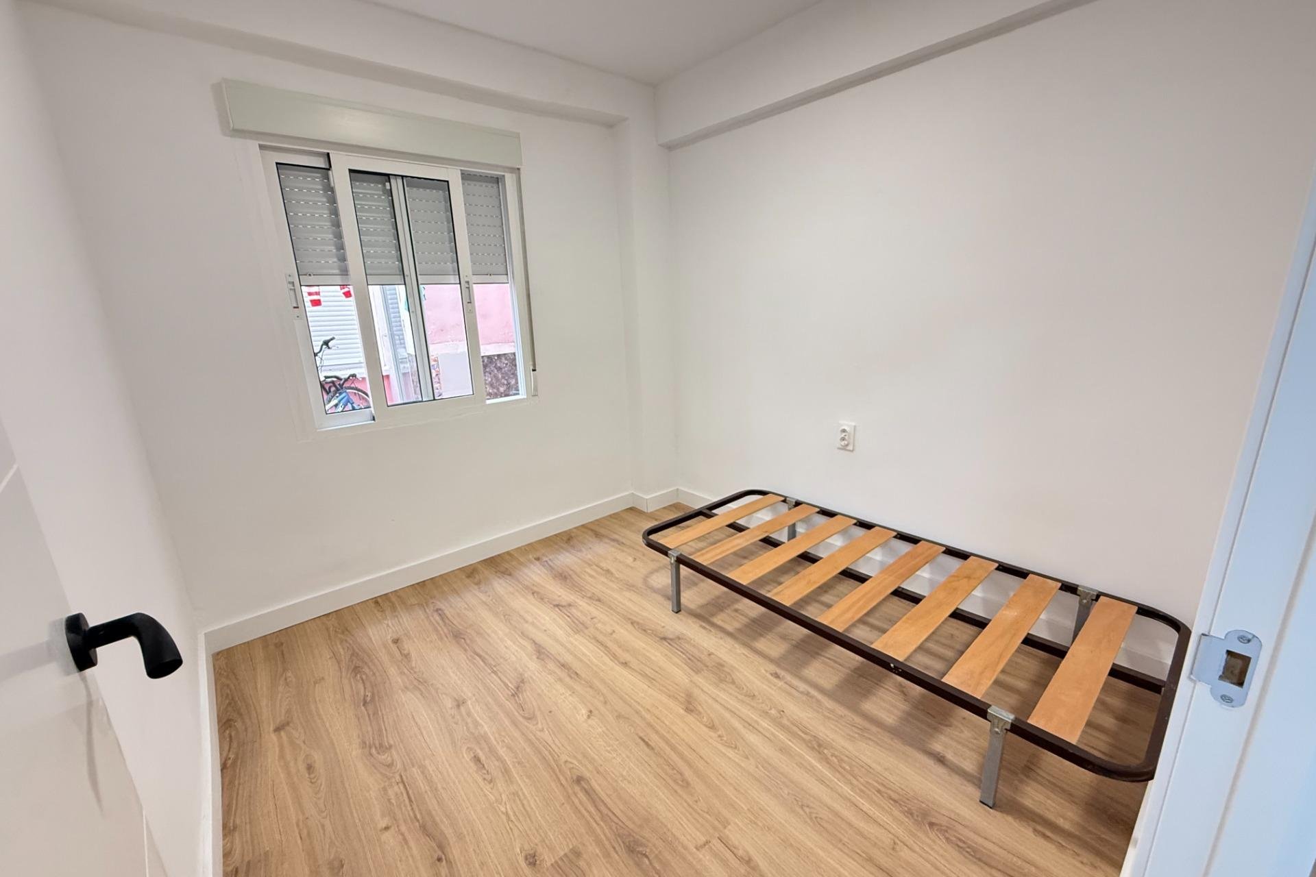 Reventa - Apartamento / Dúplex - Torrevieja - Centro