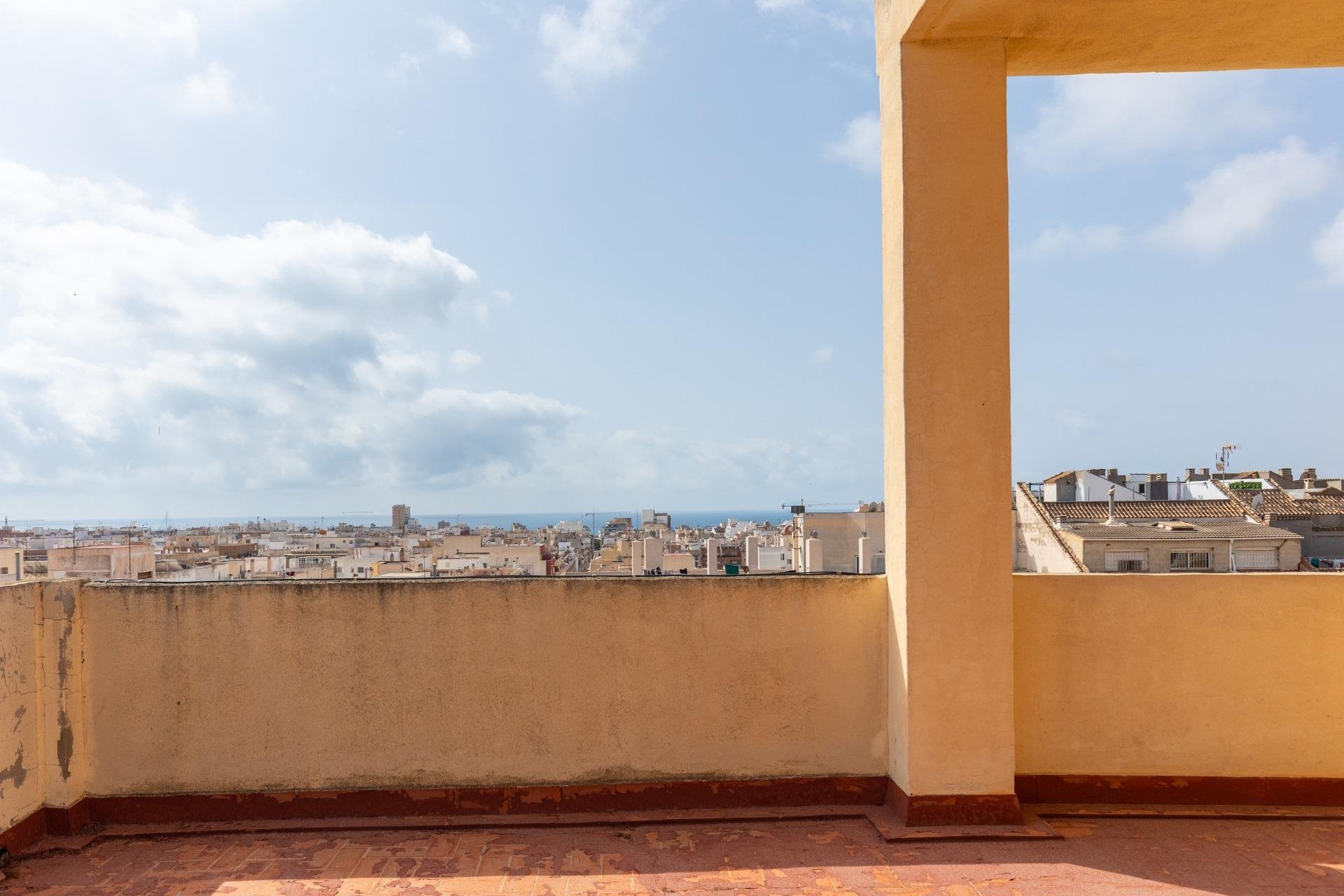 Reventa - Apartamento / Dúplex - Torrevieja - Centro