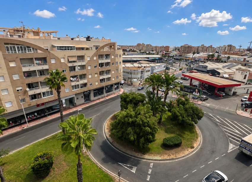 Reventa - Apartamento / Dúplex - Torrevieja - Centro