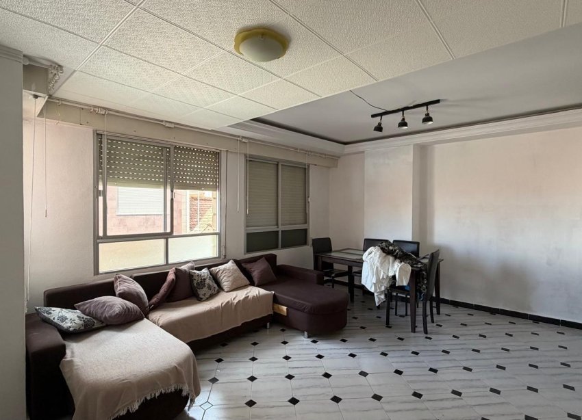 Reventa - Apartamento / Dúplex - Torrevieja - Centro