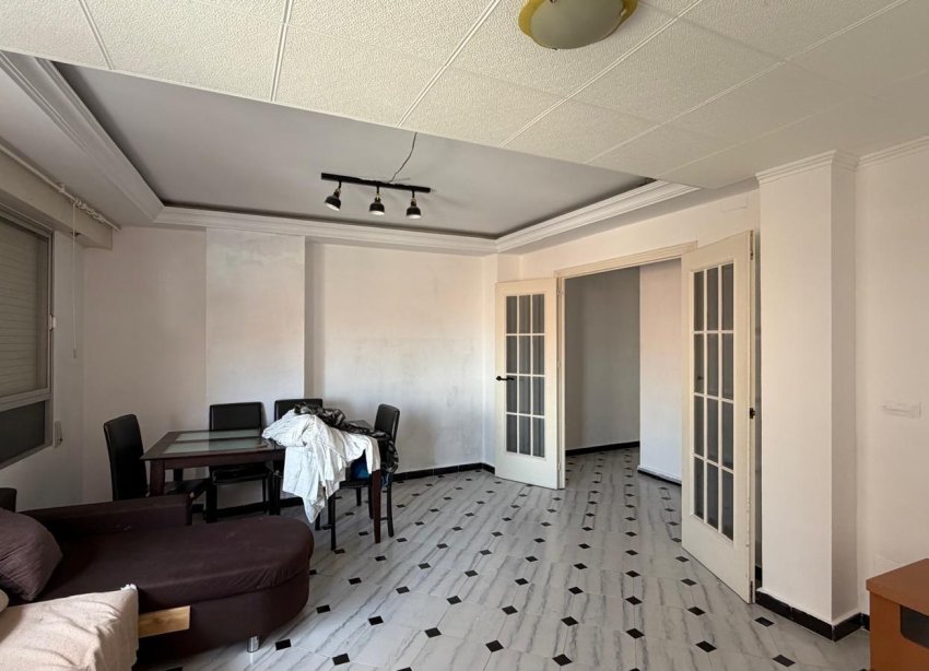 Reventa - Apartamento / Dúplex - Torrevieja - Centro
