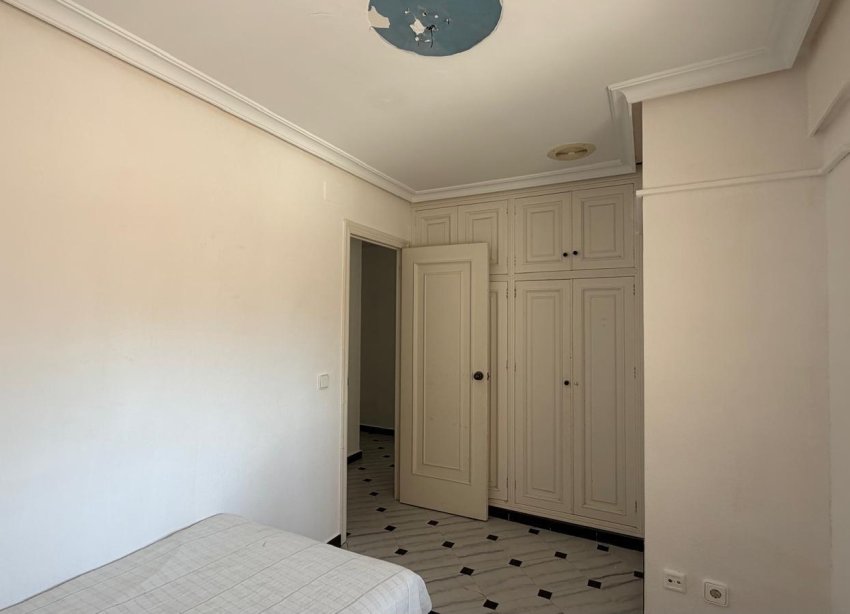 Reventa - Apartamento / Dúplex - Torrevieja - Centro