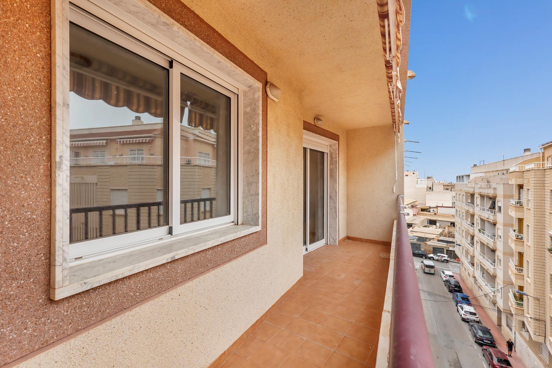 Reventa - Apartamento / Dúplex - Torrevieja - Centro