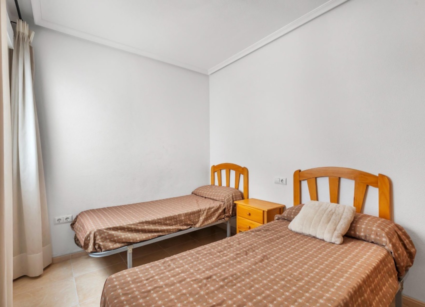 Reventa - Apartamento / Dúplex - Torrevieja - Centro