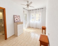 Reventa - Apartamento / Dúplex - Torrevieja - Centro