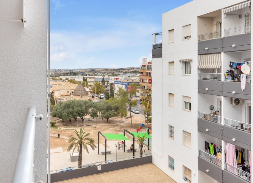 Reventa - Apartamento / Dúplex - Torrevieja - El molino
