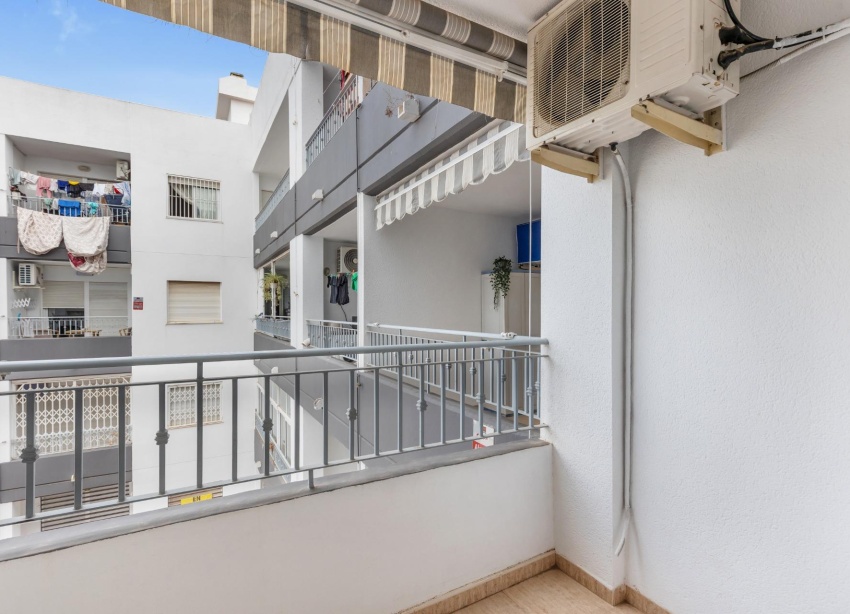 Reventa - Apartamento / Dúplex - Torrevieja - El molino