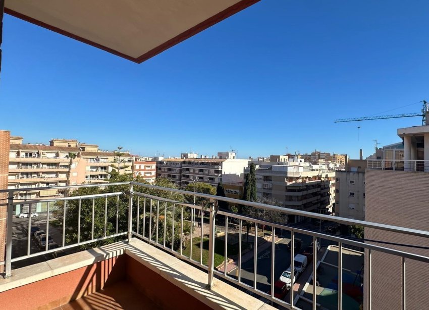 Reventa - Apartamento / Dúplex - Torrevieja - Estacion de autobuses