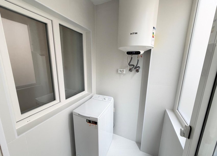 Reventa - Apartamento / Dúplex - Torrevieja - Estacion de autobuses