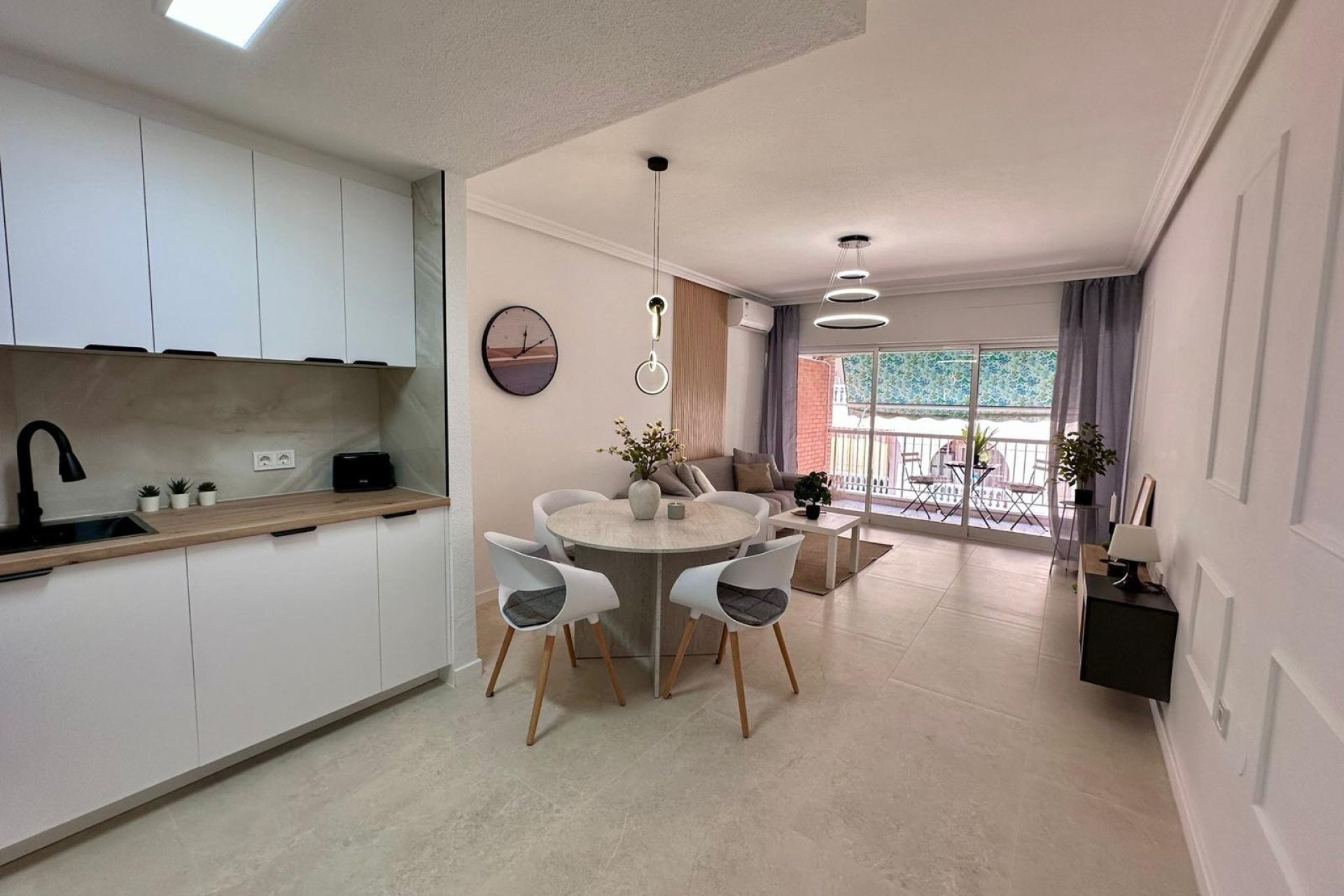 Reventa - Apartamento / Dúplex - Torrevieja - Estacion de autobuses