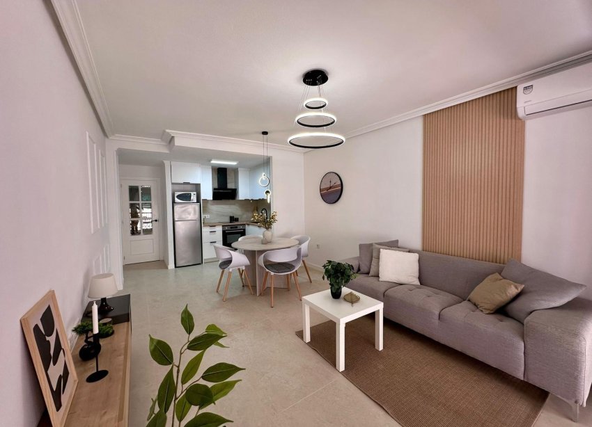Reventa - Apartamento / Dúplex - Torrevieja - Estacion de autobuses
