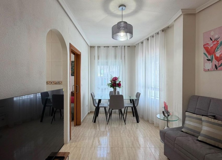 Reventa - Apartamento / Dúplex - Torrevieja - Estacion de autobuses