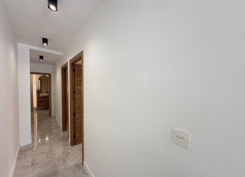 Reventa - Apartamento / Dúplex - Torrevieja - Estacion de autobuses
