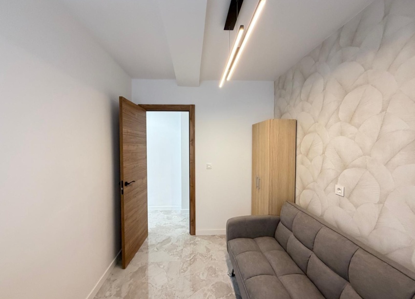 Reventa - Apartamento / Dúplex - Torrevieja - Estacion de autobuses