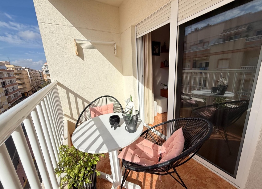 Reventa - Apartamento / Dúplex - Torrevieja - Estacion de autobuses