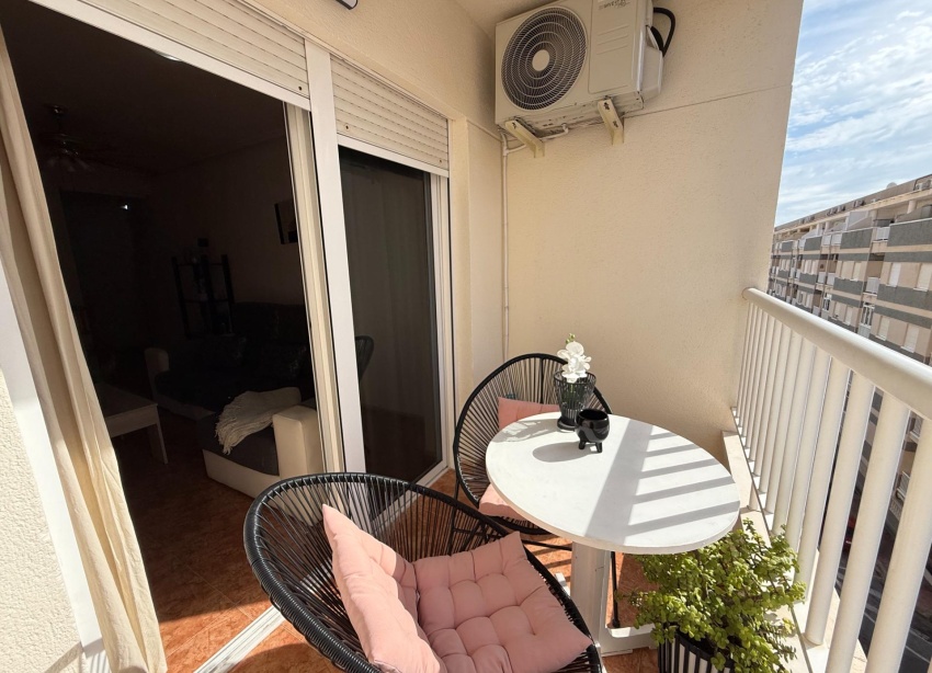 Reventa - Apartamento / Dúplex - Torrevieja - Estacion de autobuses