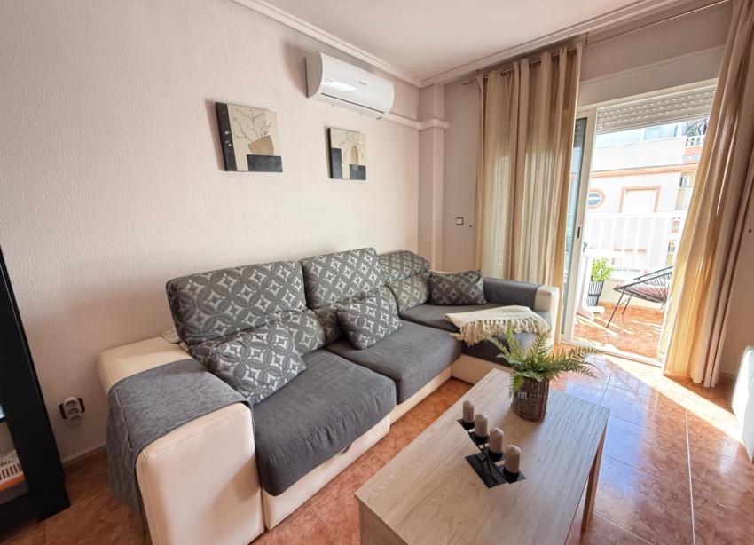 Reventa - Apartamento / Dúplex - Torrevieja - Estacion de autobuses
