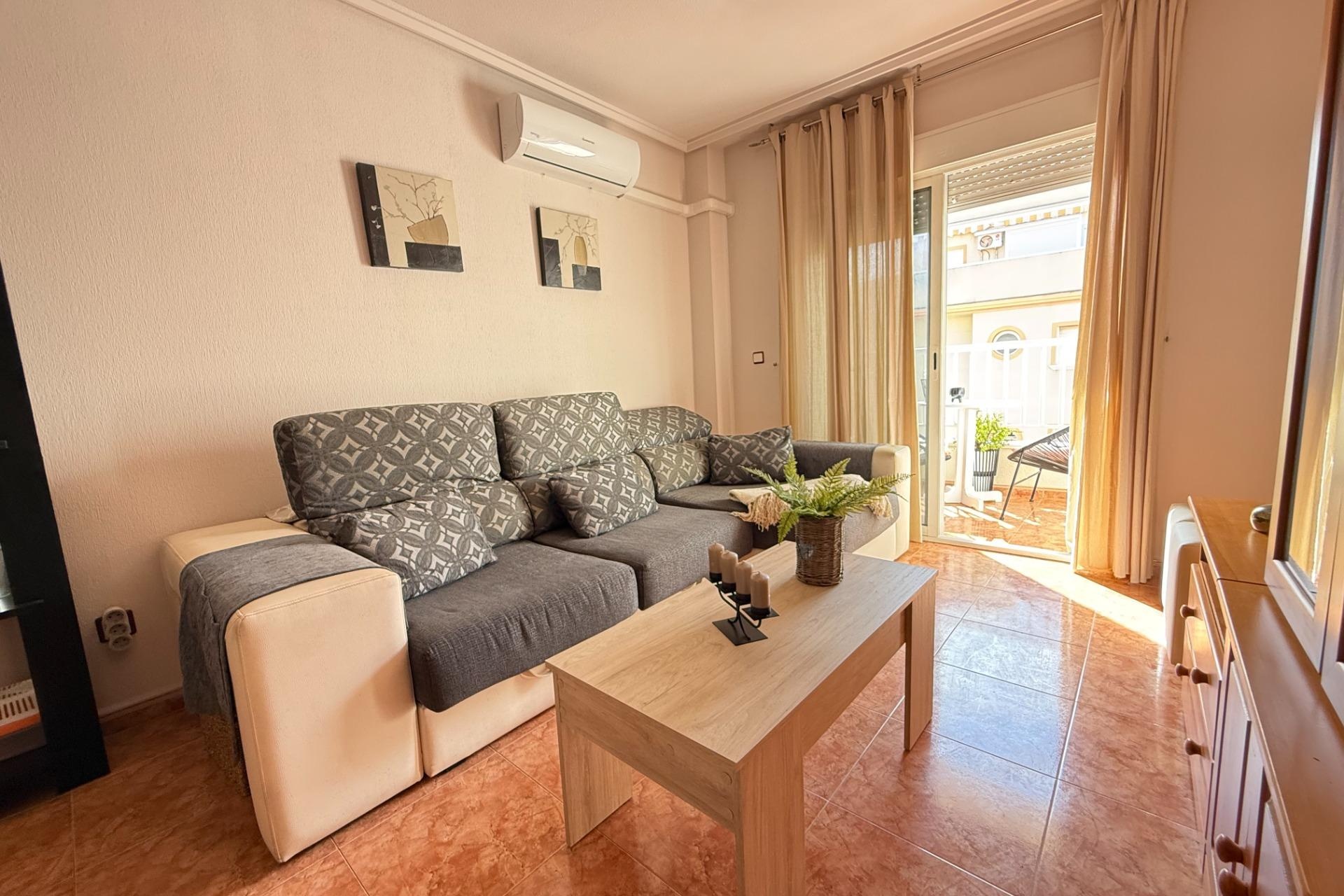 Reventa - Apartamento / Dúplex - Torrevieja - Estacion de autobuses