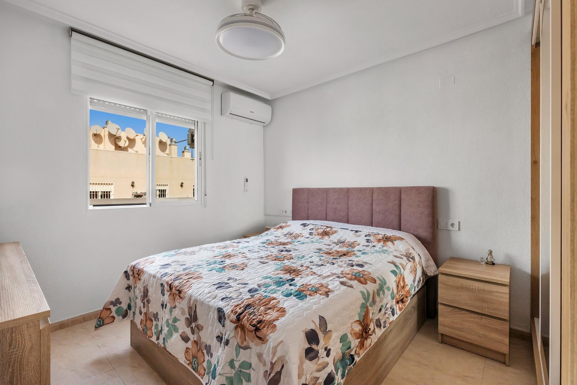 Reventa - Apartamento / Dúplex - Torrevieja - Estacion de autobuses