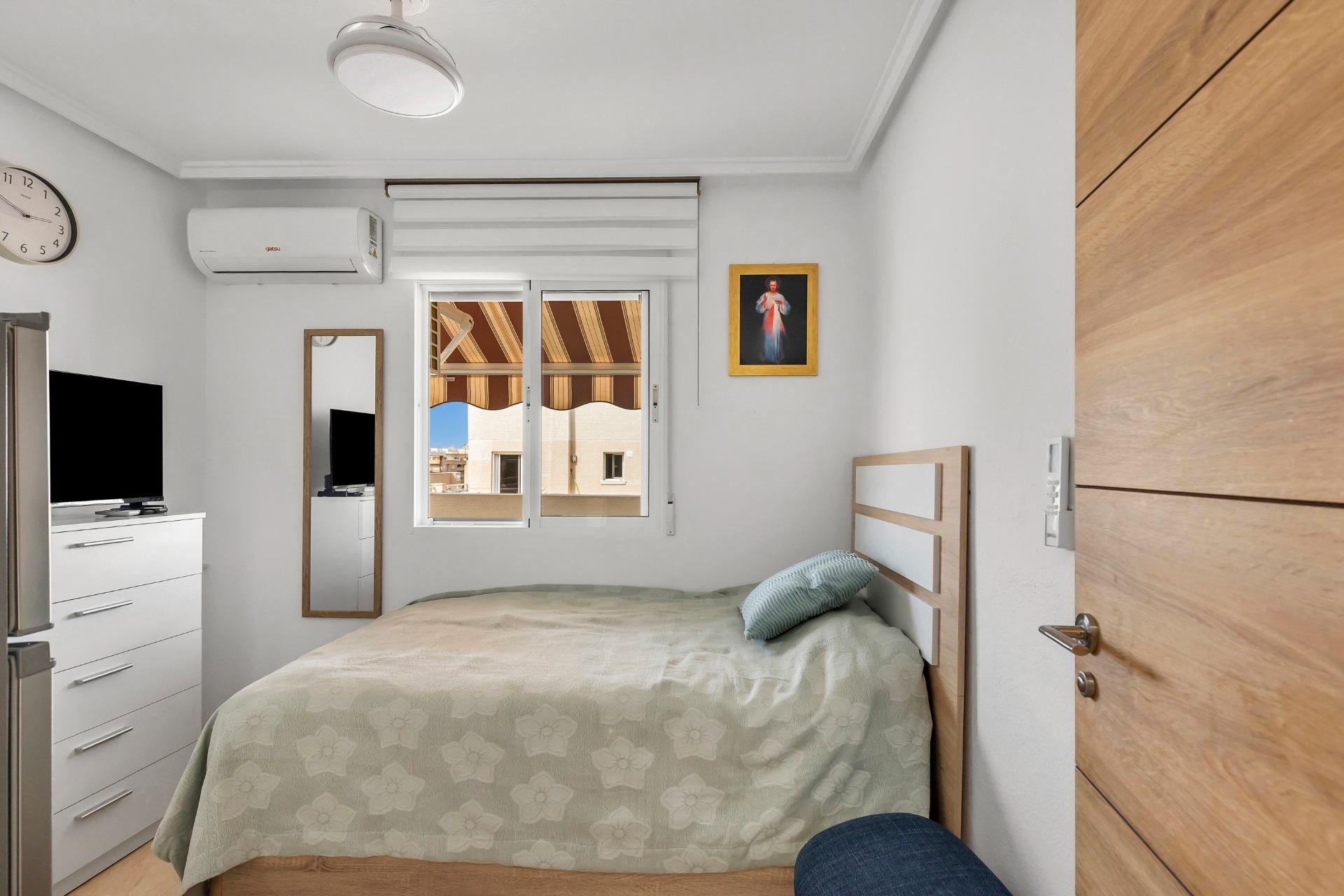 Reventa - Apartamento / Dúplex - Torrevieja - Estacion de autobuses