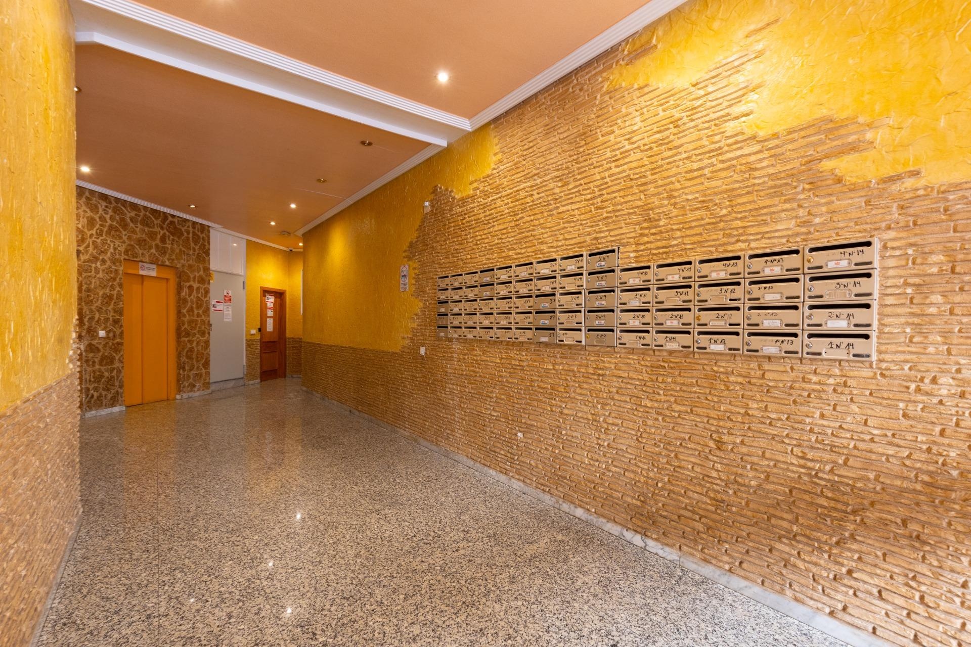 Reventa - Apartamento / Dúplex - Torrevieja - Estacion de autobuses