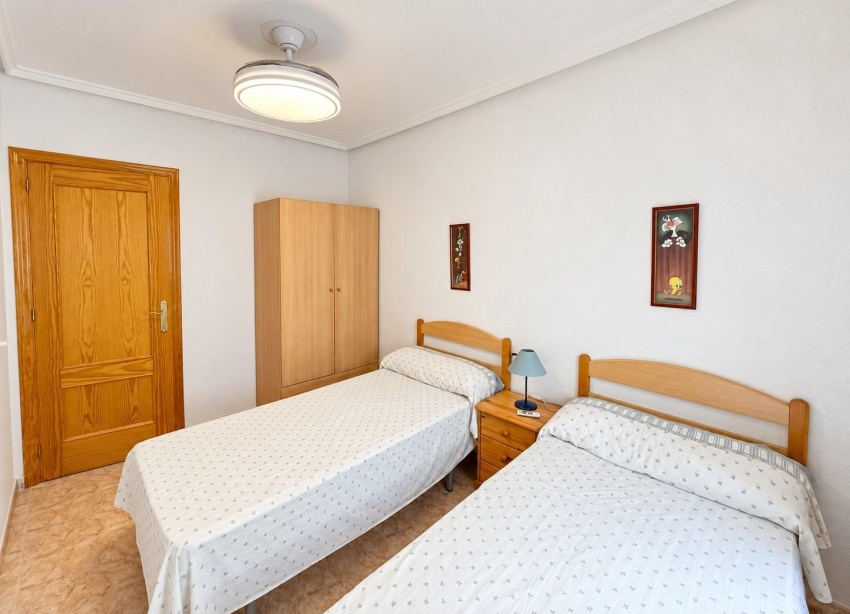 Reventa - Apartamento / Dúplex - Torrevieja - Estacion de autobuses