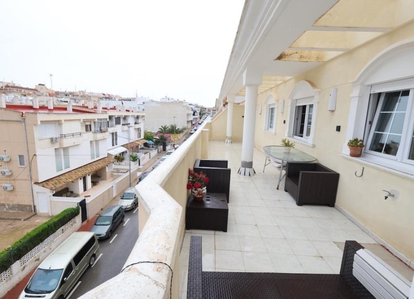 Reventa - Apartamento / Dúplex - Torrevieja - Habaneras