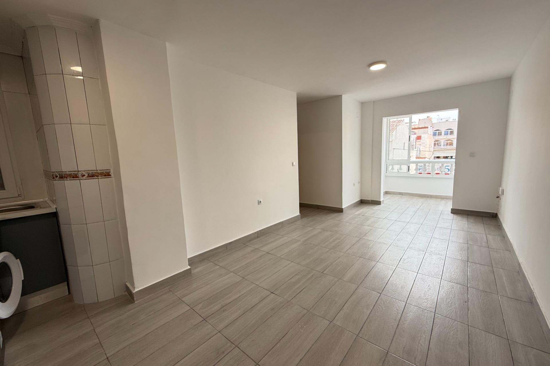 Reventa - Apartamento / Dúplex - Torrevieja - Habaneras