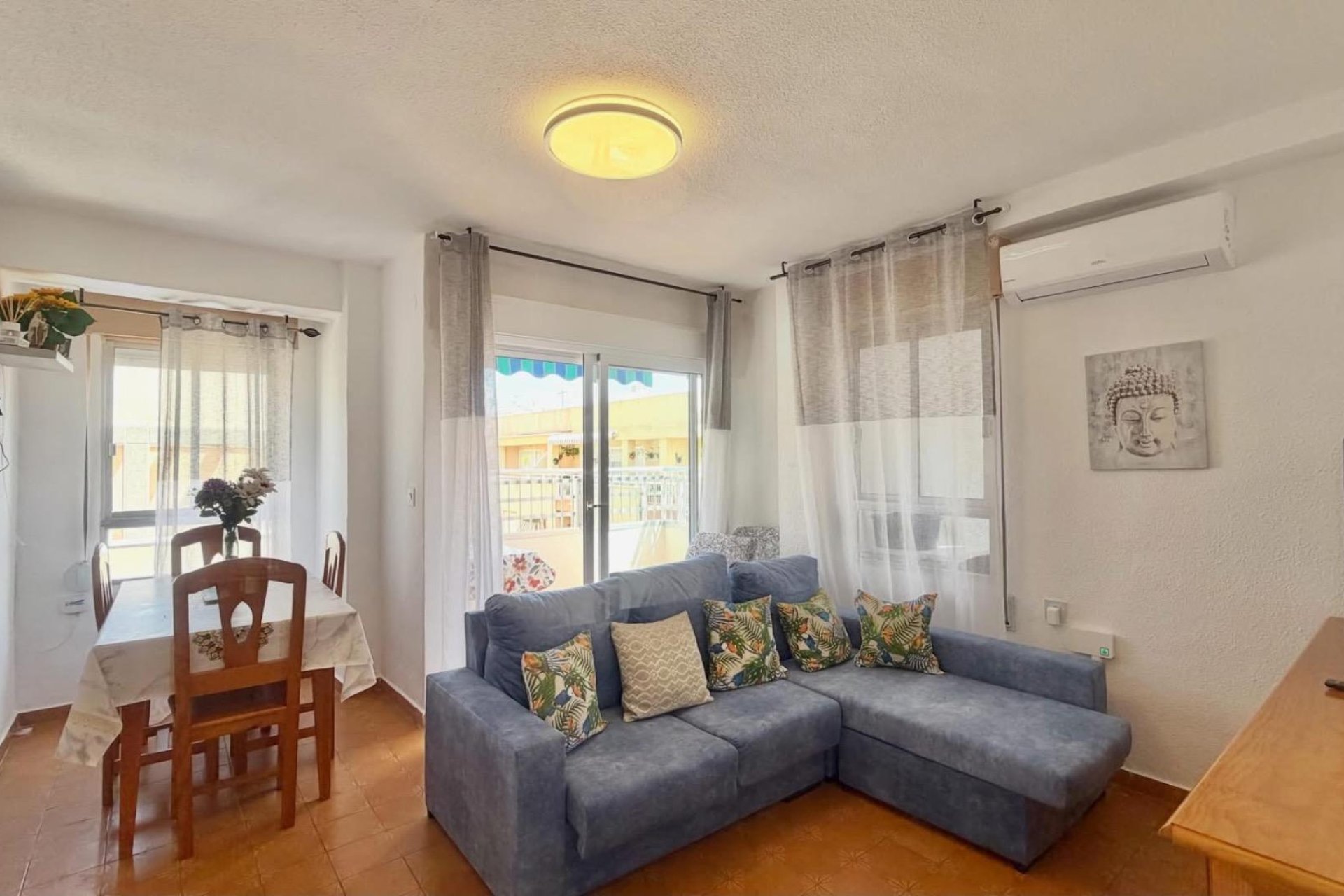 Reventa - Apartamento / Dúplex - Torrevieja - Habaneras