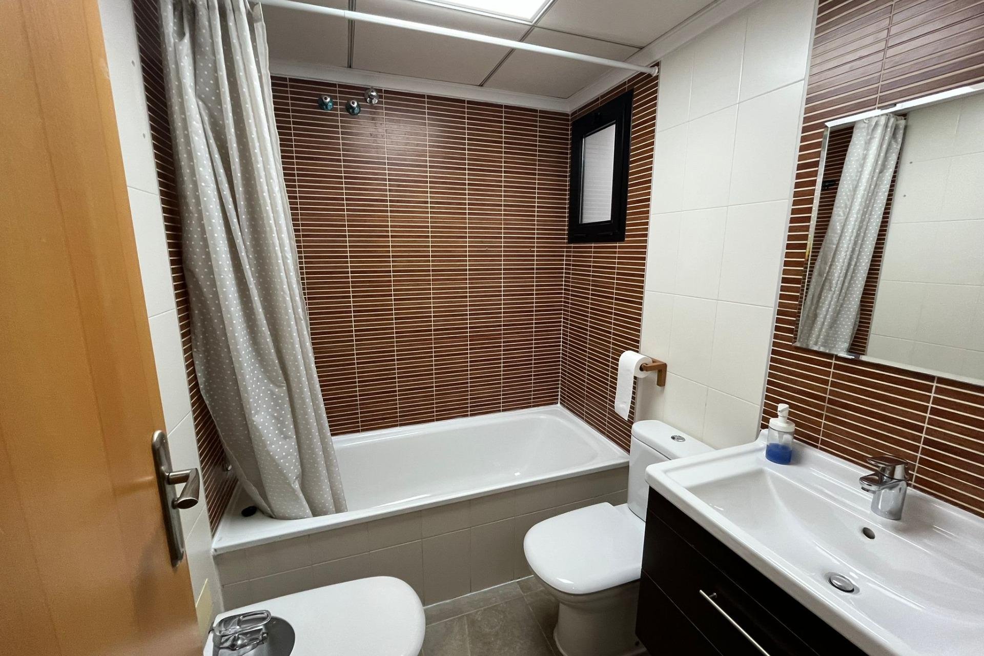Reventa - Apartamento / Dúplex - Torrevieja - La Mata