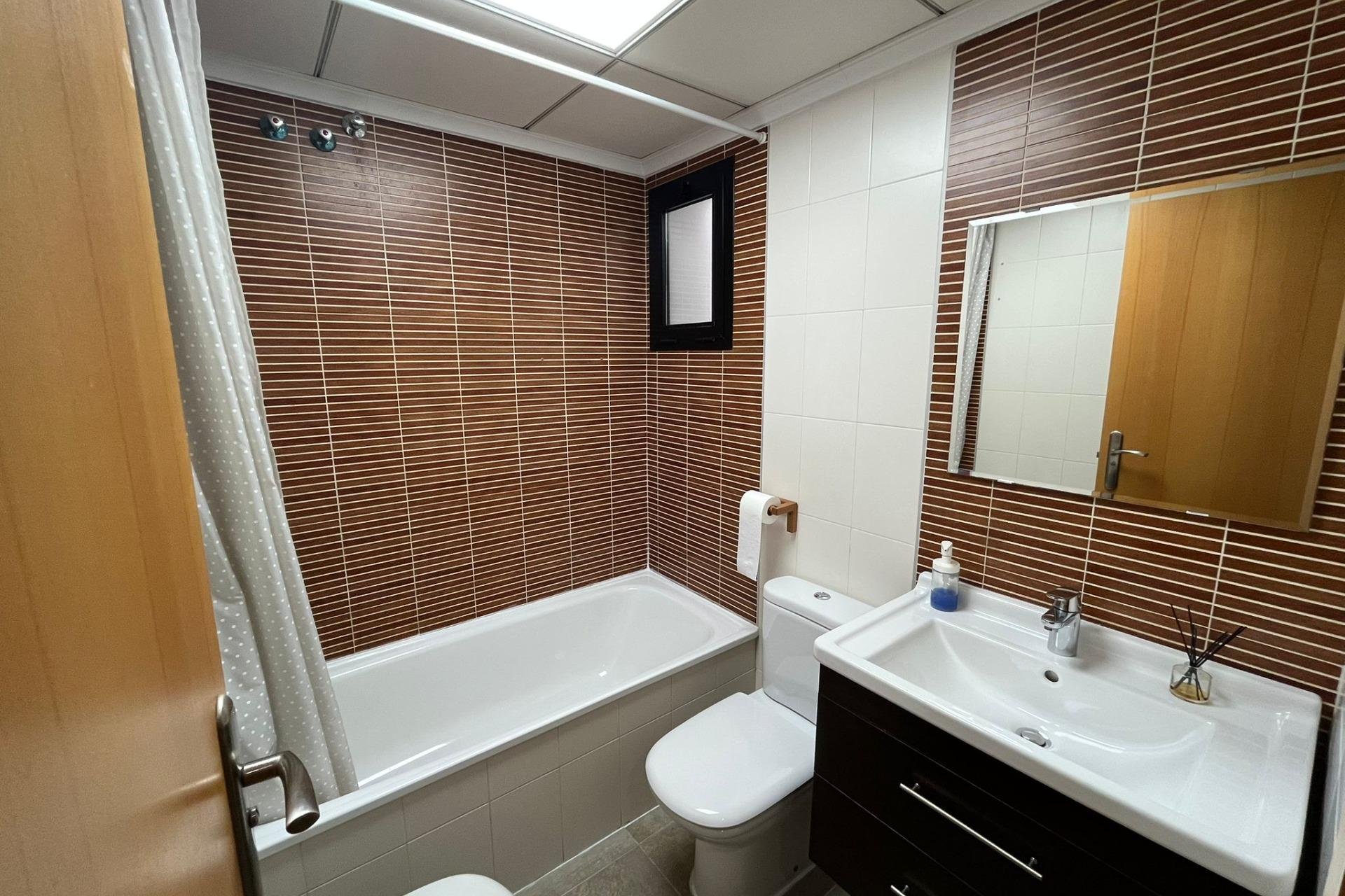 Reventa - Apartamento / Dúplex - Torrevieja - La Mata